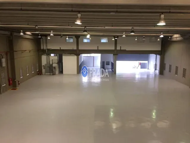 Galpão / Barracão com 2320m², para alugar, no bairro Alphaville Empresarial em Barueri