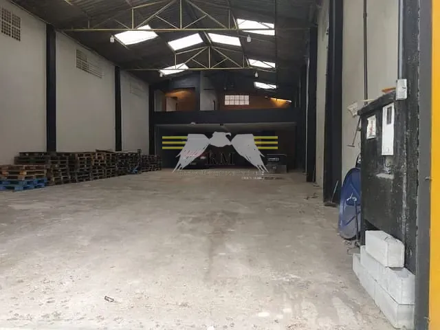 Galpão / Barracão à venda ou para alugar, no bairro Aricanduva em São Paulo