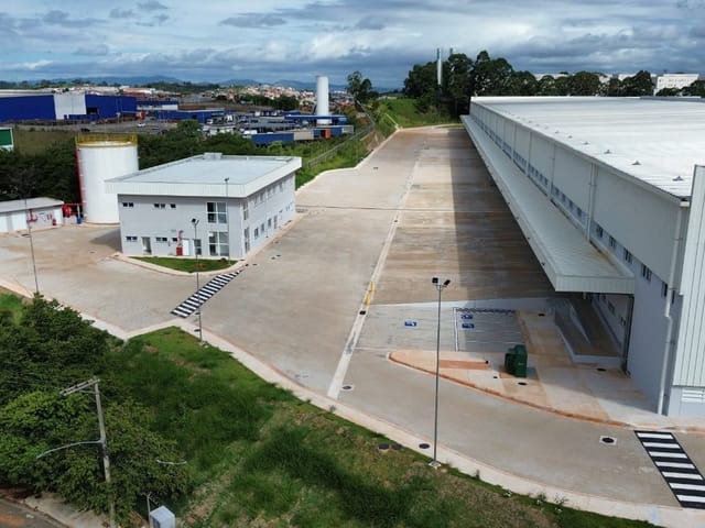 Galpão / Barracão com 82187m², para alugar, no bairro Água Chata em Guarulhos