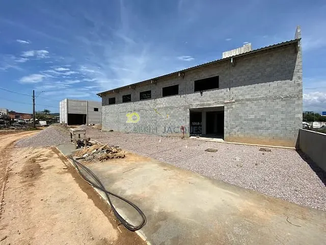 Galpão / Barracão com 789m², à venda ou para alugar, no bairro Brejarú em Palhoça