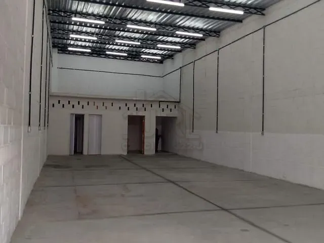 Galpão / Barracão com 151m², para alugar, no bairro Jardim Itapeva em Mauá