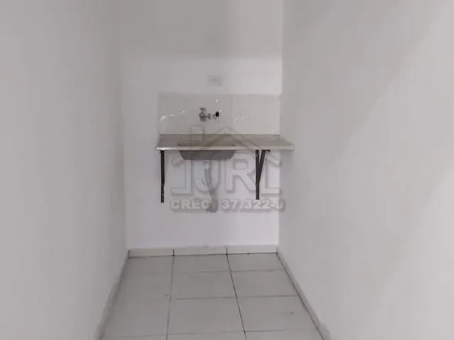Galpão / Barracão com 151m², para alugar, no bairro Jardim Itapeva em Mauá