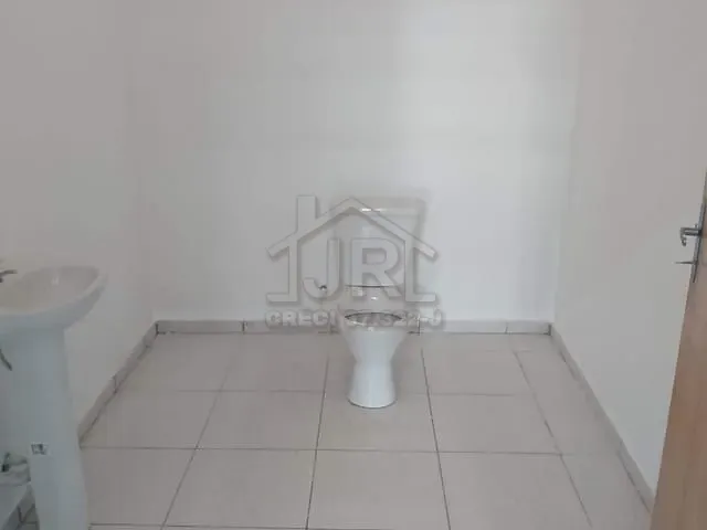 Galpão / Barracão com 151m², para alugar, no bairro Jardim Itapeva em Mauá