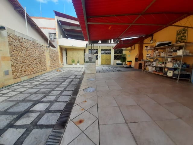 Galpão com 700m², à venda ou para alugar, no bairro Bento Ribeiro em Rio de Janeiro