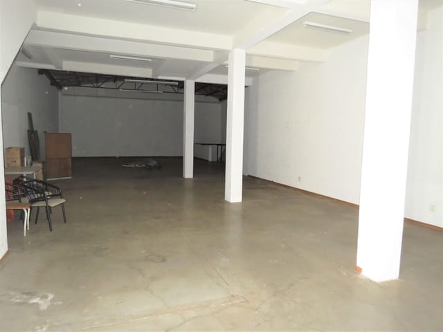 Loja com 647m² 3 quartos e 1 banheiro, à venda, no bairro Alpes em Londrina