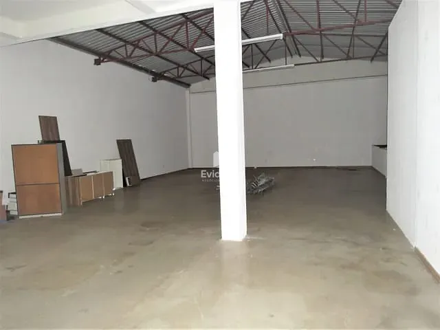 Loja com 647m² 3 quartos e 1 banheiro, à venda, no bairro Alpes em Londrina