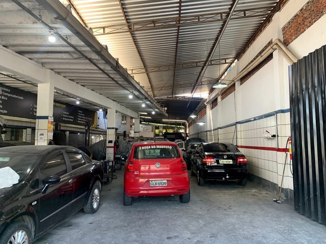 Galpão com 700m², para alugar, no bairro Marechal Hermes em Rio de Janeiro