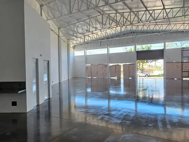 Galpão com 634m², para alugar, no bairro Messiânico em Londrina