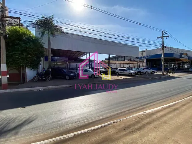 Galpão / Barracão com 900m², para alugar, no bairro Parque Ohara em Cuiabá