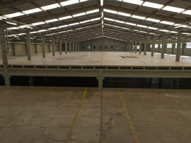 Galpão / Barracão com 12849m², à venda, no bairro Cilo 3 em Londrina
