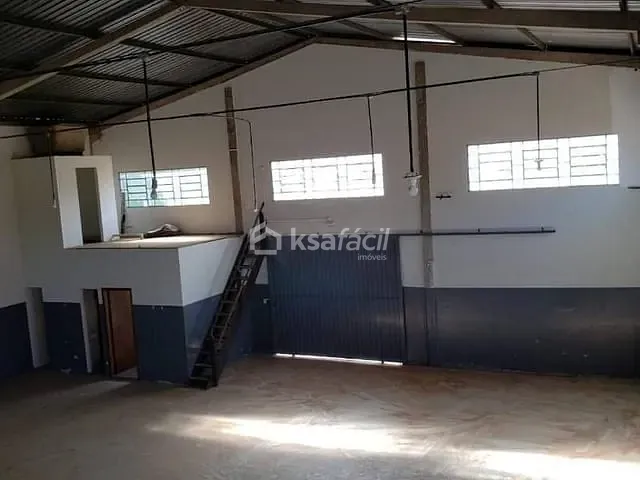 Galpão / Barracão com 1800m², à venda, no bairro Vila Taveirópolis em Campo Grande