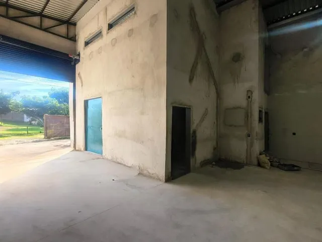 Galpão com 276m², para alugar, no bairro Jardim Padovani em Londrina