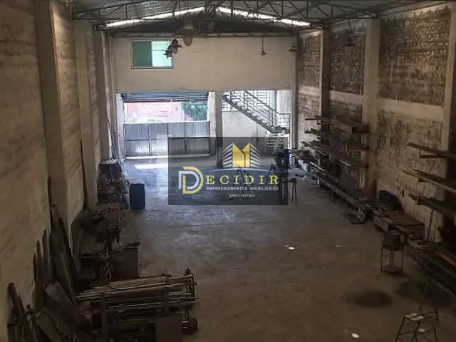 Galpão / Barracão com 370m², para alugar, no bairro Jardim Germânia em São Paulo