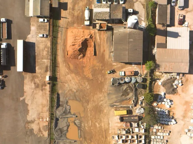 Galpão com 3700m², para alugar, no bairro Gleba Fazenda Palhano em Londrina