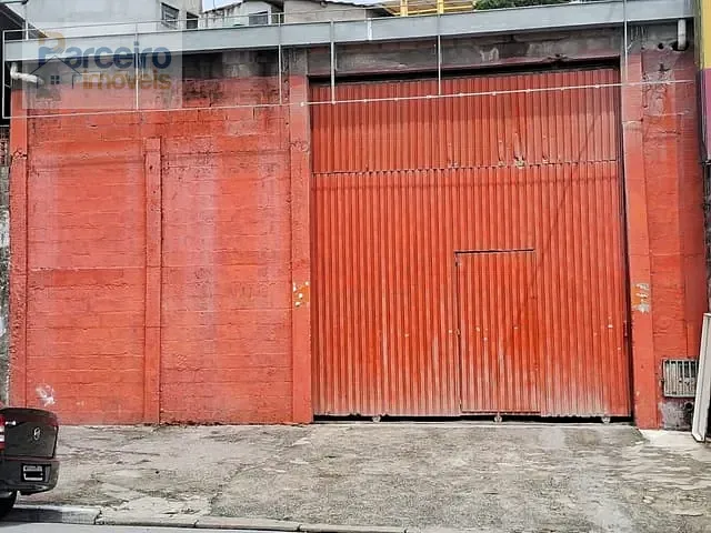 Galpão / Barracão com 300m², para alugar, no bairro Jardim São Sebastião em São Paulo