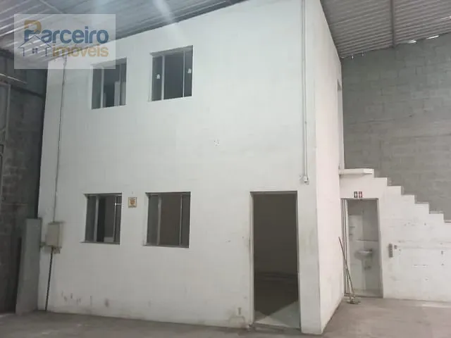 Galpão / Barracão com 300m², para alugar, no bairro Jardim São Sebastião em São Paulo