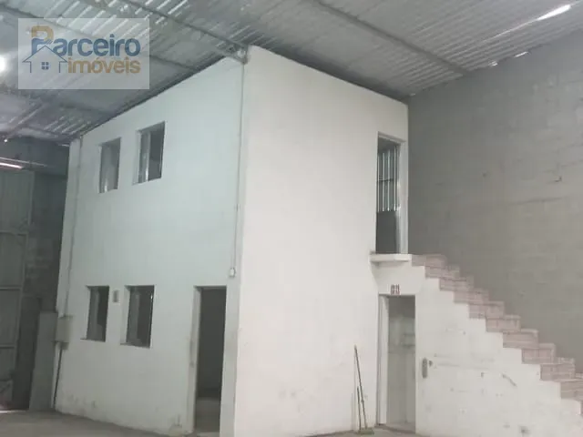 Galpão / Barracão com 300m², para alugar, no bairro Jardim São Sebastião em São Paulo