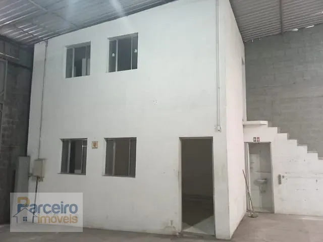 Galpão / Barracão com 300m², para alugar, no bairro Jardim São Sebastião em São Paulo