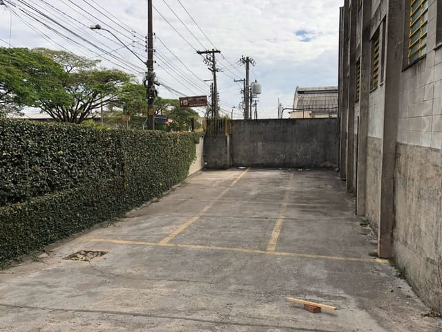 Galpão / Barracão com 1238m², à venda, no bairro Chácara Quiriri em Carapicuíba