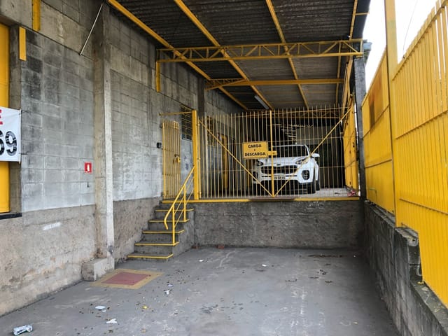 Galpão / Barracão com 1238m², à venda, no bairro Chácara Quiriri em Carapicuíba