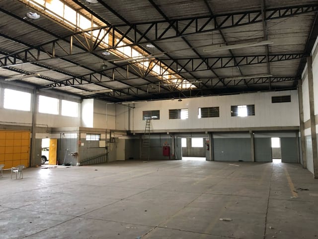 Galpão / Barracão com 1238m², à venda, no bairro Chácara Quiriri em Carapicuíba