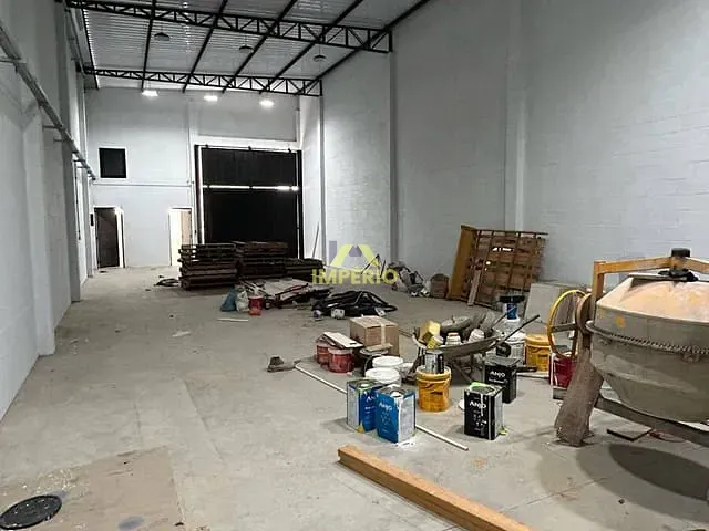 Galpão / Barracão com 403m², para alugar, no bairro Parque Residencial Rondon em Salto