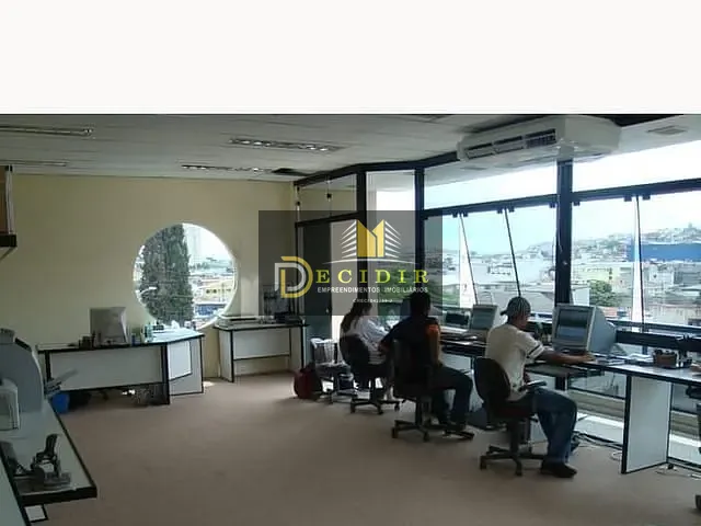 Galpão / Barracão com 750m², à venda ou para alugar, no bairro Vila Amália (Zona Norte) em São Paulo