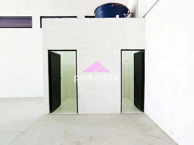 Galpão com 300m², para alugar, no bairro Jardim Aeroporto em São José Dos Campos