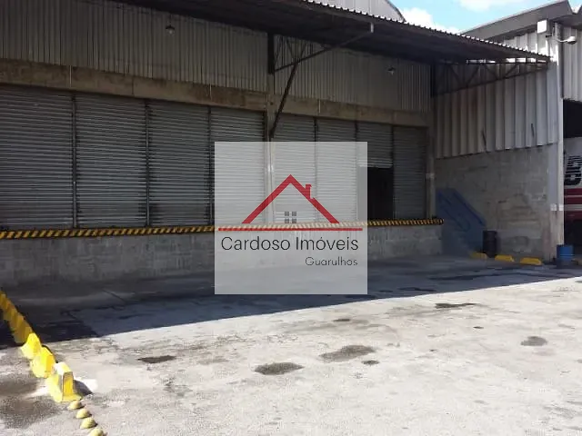 Galpão / Barracão com 400m², para alugar, no bairro Vila Sao Rafael em Guarulhos