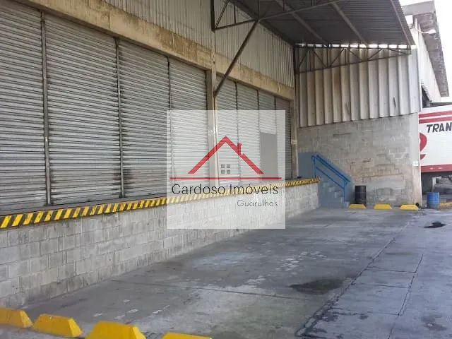 Galpão / Barracão com 400m², para alugar, no bairro Vila Sao Rafael em Guarulhos