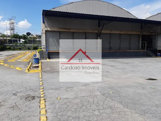 Galpão / Barracão com 1900m², para alugar, no bairro Vila Sao Rafael em Guarulhos