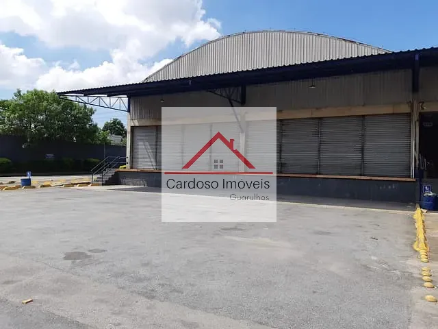 Galpão / Barracão com 1900m², para alugar, no bairro Vila Sao Rafael em Guarulhos