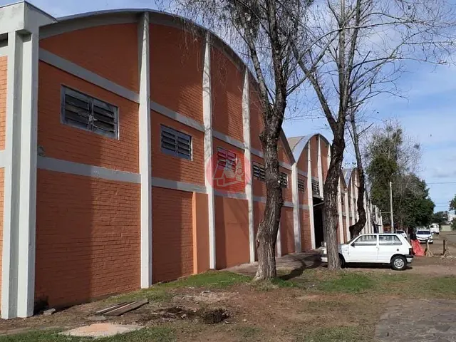 Galpão com 6000m², para alugar, no bairro São João em Porto Alegre