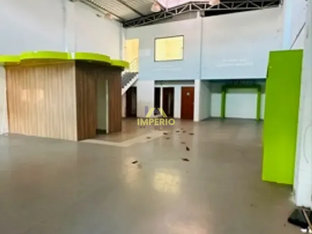 Galpão / Barracão com 250m², para alugar, no bairro Centro em Salto