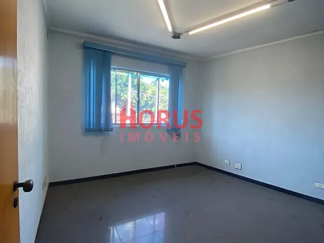 Sala à venda, no bairro Vila Carbone em São Paulo