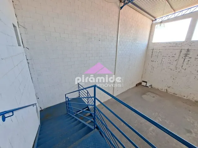 Galpão com 250m², para alugar, no bairro Cidade Jardim em Jacareí