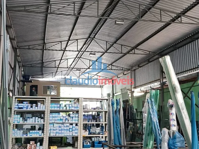 Galpão / Barracão com 400m², para alugar, no bairro Nossa Senhora Aparecida em Barra Mansa