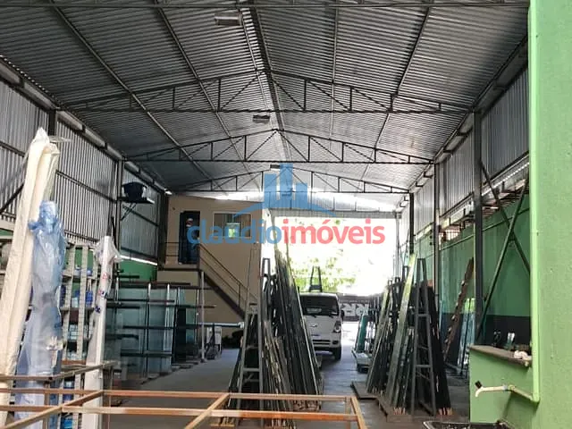 Galpão / Barracão com 400m², para alugar, no bairro Nossa Senhora Aparecida em Barra Mansa
