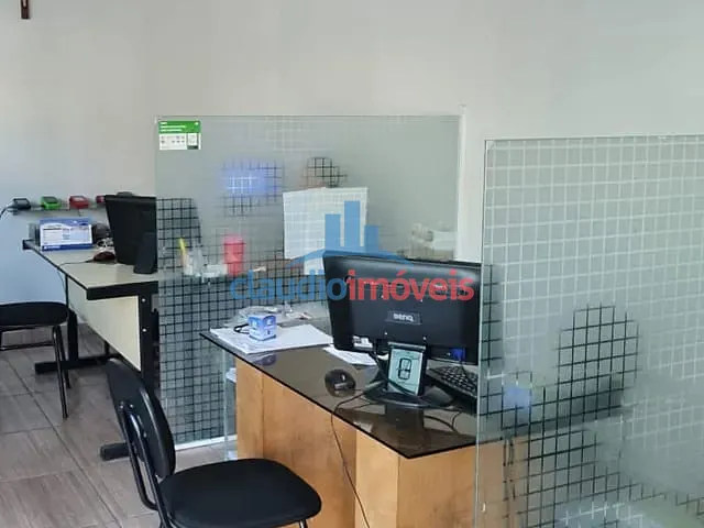 Galpão / Barracão com 400m², para alugar, no bairro Nossa Senhora Aparecida em Barra Mansa