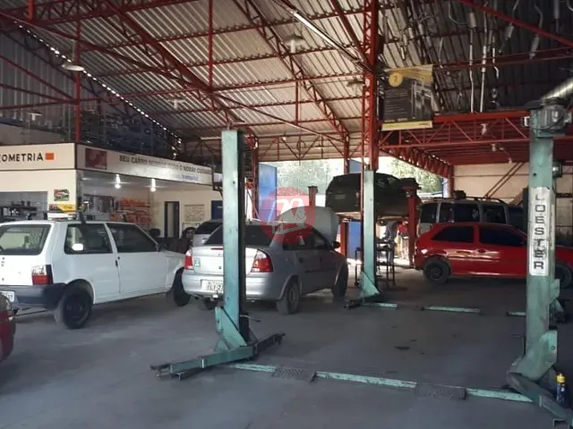 Galpão com 800m², à venda, no bairro Rubem Berta em Porto Alegre