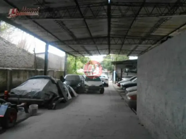Galpão com 750m², à venda, no bairro Vila Ipiranga em Porto Alegre