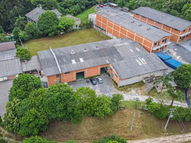 Galpão com 3092m², à venda, no bairro Samambaia em Campo Magro