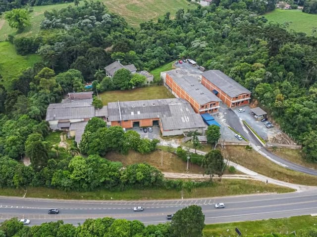 Galpão com 3092m², à venda, no bairro Samambaia em Campo Magro