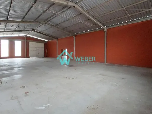 Galpão / Barracão com 759m², à venda, no bairro Petrópolis em Novo Hamburgo