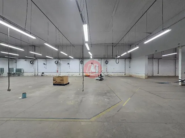 Galpão com 2000m², para alugar, no bairro Navegantes em Porto Alegre