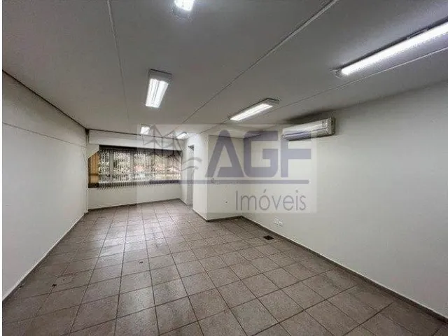 Galpão com 211m², para alugar, no bairro Casa Grande em Diadema