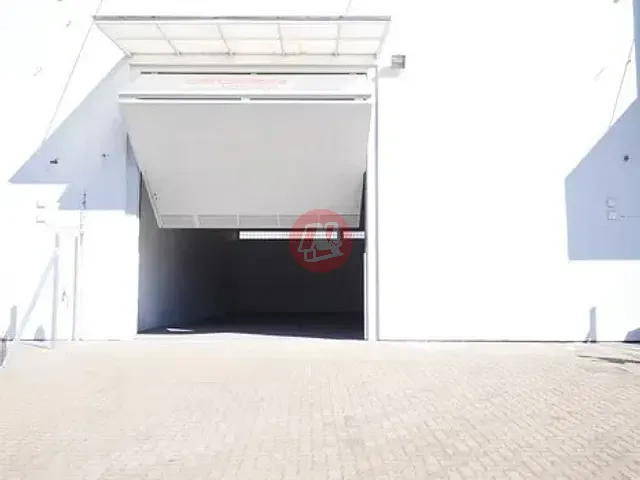 Galpão com 382m², para alugar, no bairro Humaitá em Porto Alegre