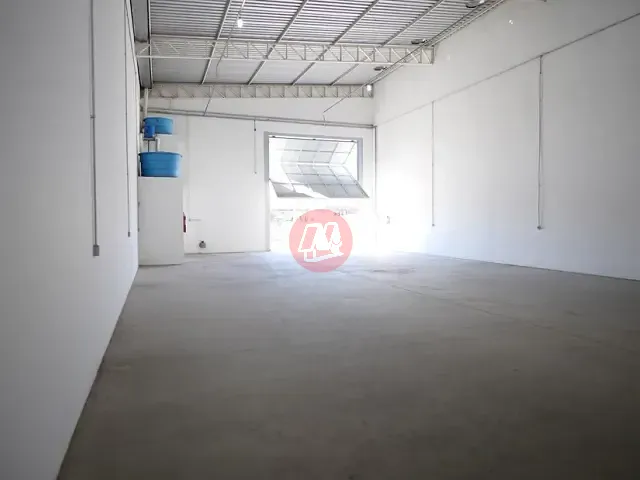 Galpão com 382m², para alugar, no bairro Humaitá em Porto Alegre