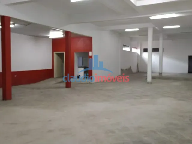 Galpão / Barracão com 513m², à venda, no bairro Saudade em Barra Mansa