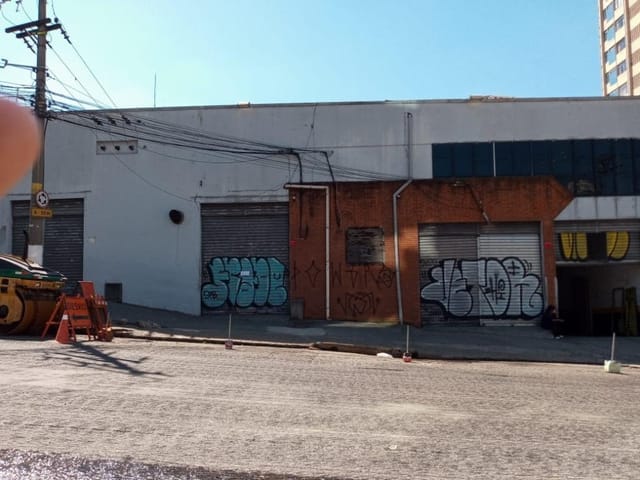 Galpão / Barracão com 2700m², à venda, no bairro Cambuci em São Paulo